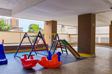 Apartamento para alugar com 49m², 2 quartos e 1 vaga Apartamento para alugar com 49m², 2 quartos e 1 vagaÁrea comum - Playground