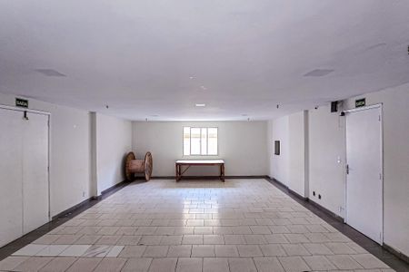 Apartamento para alugar com 49m², 2 quartos e 1 vaga Apartamento para alugar com 49m², 2 quartos e 1 vagaÁrea comum - Salão de festas