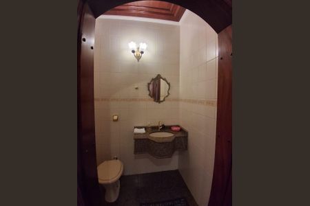 Casa de condomínio para alugar com 450m², 4 quartos e 5 vagas Casa de condomínio para alugar com 450m², 4 quartos e 5 vagasBanheiro