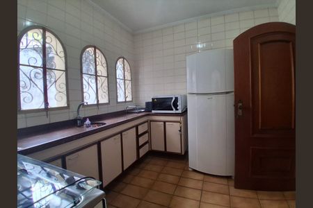 Casa de condomínio para alugar com 450m², 4 quartos e 5 vagas Casa de condomínio para alugar com 450m², 4 quartos e 5 vagasCozinha
