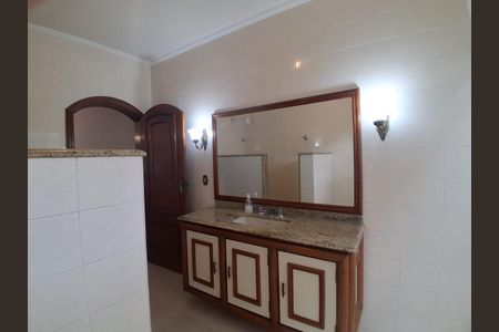 Banheiro de casa de condomínio para alugar com 4 quartos, 450m² em Sítio Barrocada, São Paulo