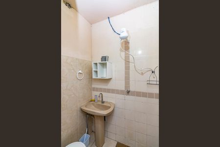 Banheiro de kitnet/studio para alugar com 1 quarto, 20m² em Padre Eustáquio, Belo Horizonte