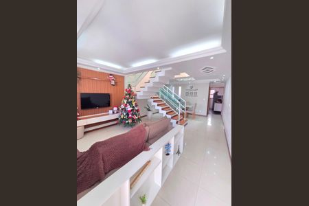 Casa à venda com 3 quartos, 140m² em Utinga, Santo André