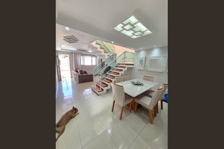 Casa à venda com 3 quartos, 140m² em Utinga, Santo André