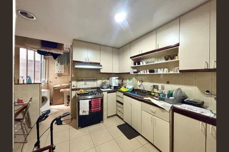 Apartamento à venda com 125m², 3 quartos e 2 vagasCozinha