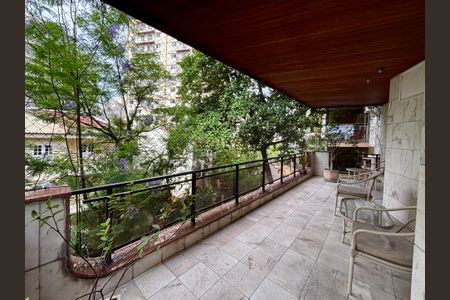 Apartamento à venda com 125m², 3 quartos e 2 vagasVaranda da sala