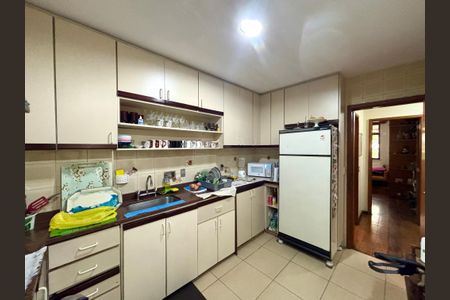 Apartamento à venda com 125m², 3 quartos e 2 vagasCozinha