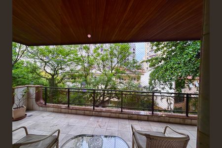 Apartamento à venda com 125m², 3 quartos e 2 vagasQuarto 1 - vista