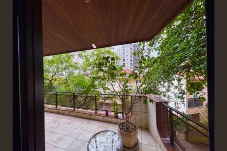 Apartamento à venda com 125m², 3 quartos e 2 vagasQuarto 2 - vista