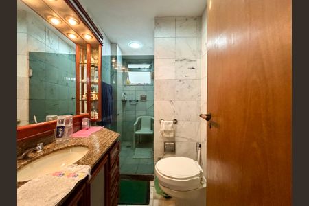 Apartamento à venda com 125m², 3 quartos e 2 vagasSuíte - banheiro