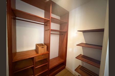 Casa à venda com 6 quartos, 700m² em Piratininga, Niterói