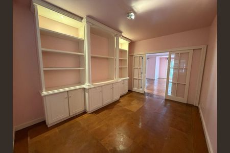 Casa à venda com 6 quartos, 700m² em Piratininga, Niterói