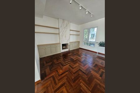 Casa de Condomínio à venda com 3 quartos, 350m² em Morumbi, São Paulo