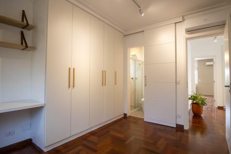 Casa à venda com 350m², 3 quartos e 4 vagasSuíte 2