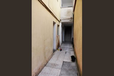 Casa para alugar com 57m², 1 quarto e sem vagaDetalhe - Corredor Externo