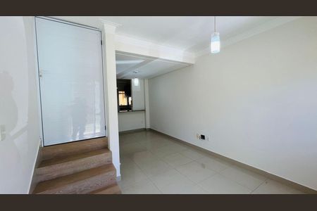 Casa à venda com 2 quartos, 78m² em Medeiros, Jundiaí