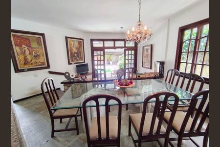 Casa à venda com 4 quartos, 250m² em São Francisco, Niterói