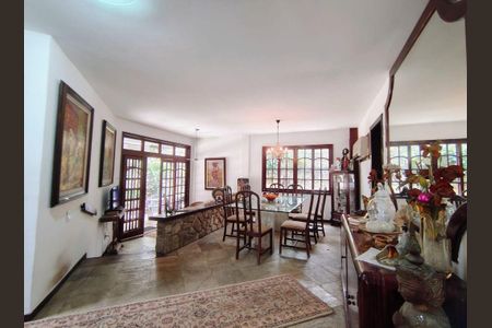 Casa à venda com 4 quartos, 250m² em São Francisco, Niterói