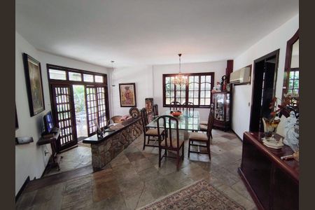 Casa à venda com 4 quartos, 250m² em São Francisco, Niterói