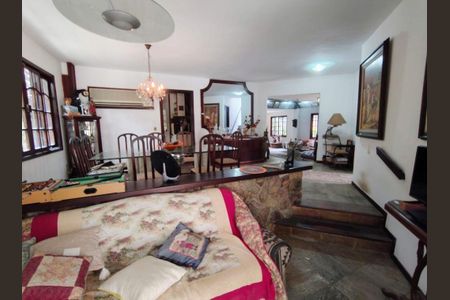 Casa à venda com 4 quartos, 250m² em São Francisco, Niterói