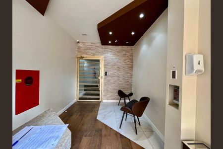 Apartamento à venda com 80m², 2 quartos e 1 vagaÁrea comum - Hall de entrada