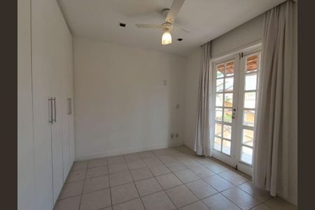 Casa à venda com 2 quartos, 160m² em Itaipu, Niterói