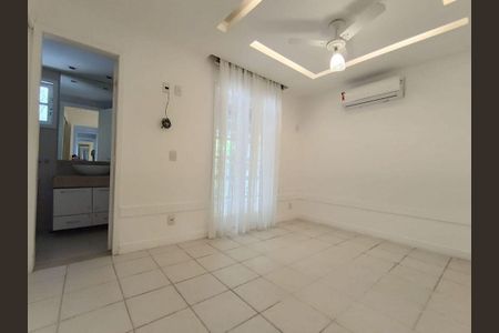 Casa à venda com 2 quartos, 160m² em Itaipu, Niterói