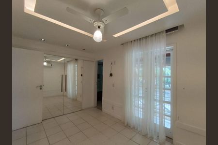 Casa à venda com 2 quartos, 160m² em Itaipu, Niterói