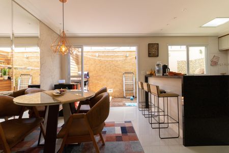 Sala de casa de condomínio à venda com 3 quartos, 127m² em Vila Gumercindo, São Paulo