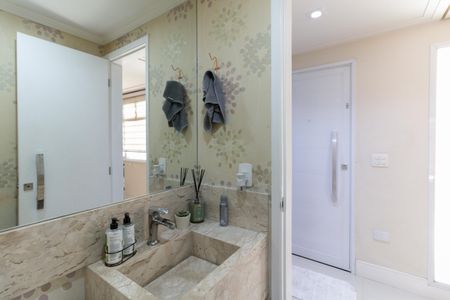 Casa de condomínio à venda com 127m², 3 quartos e 2 vagasLavabo