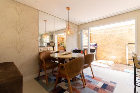 Casa de condomínio à venda com 127m², 3 quartos e 2 vagasSala