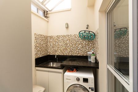 Casa de condomínio à venda com 127m², 3 quartos e 2 vagasLavanderia 