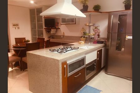 Casa à venda com 256m², 3 quartos e 4 vagas Casa à venda com 256m², 3 quartos e 4 vagasFoto 05