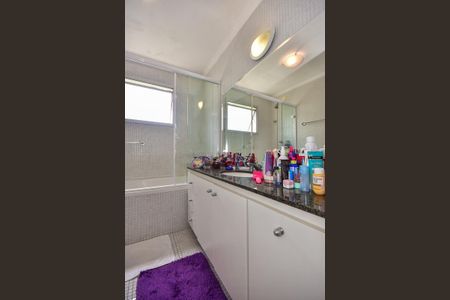 Apartamento para alugar com 142m², 3 quartos e 2 vagasBanheiro