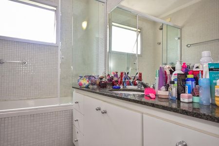 Apartamento para alugar com 142m², 3 quartos e 2 vagasBanheiro