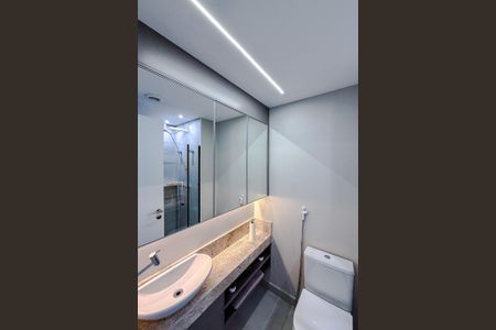 Banheiro de casa para alugar com 1 quarto, 27m² em Chácara Klabin, São Paulo