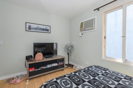 Quarto de apartamento para alugar com 2 quartos, 88m² em Jardim Lindóia, Porto Alegre