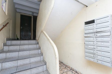 Apartamento para alugar com 42m², 2 quartos e 1 vaga Apartamento para alugar com 42m², 2 quartos e 1 vagaEscada / Entrada