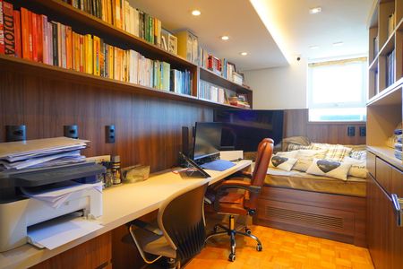 Apartamento à venda com 258m², 3 quartos e 3 vagasQuarto 2