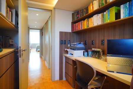 Apartamento à venda com 258m², 3 quartos e 3 vagasQuarto 2