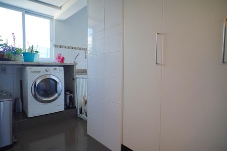 Apartamento à venda com 258m², 3 quartos e 3 vagasÁrea de serviço 