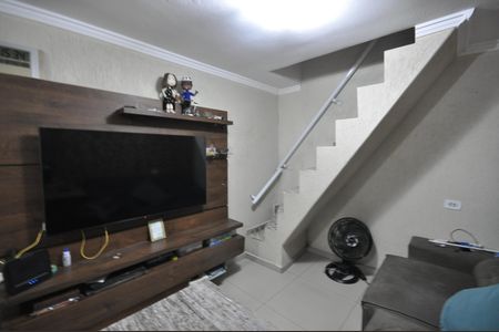 Sala de casa para alugar com 2 quartos, 43m² em Parque Ramos Freitas, São Paulo