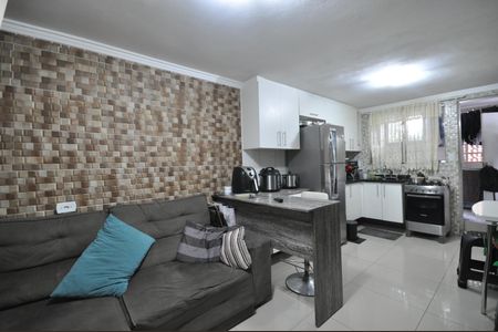 Sala de casa para alugar com 2 quartos, 43m² em Parque Ramos Freitas, São Paulo