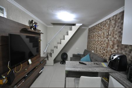 Sala de casa para alugar com 2 quartos, 43m² em Parque Ramos Freitas, São Paulo