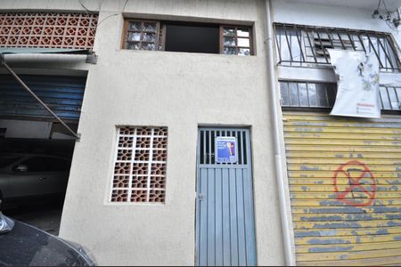 Casa para alugar com 43m², 2 quartos e sem vaga Casa para alugar com 43m², 2 quartos e sem vagaFachada