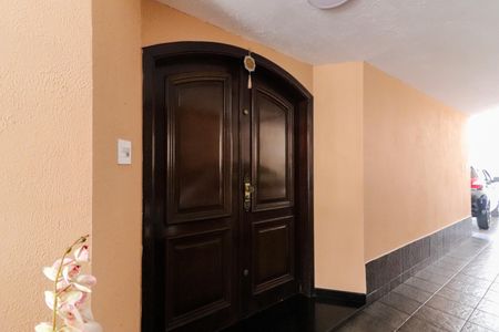 Casa à venda com 280m², 3 quartos e 6 vagasPorta Entrada