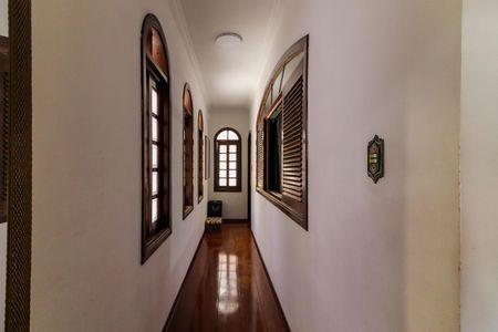 Casa à venda com 280m², 3 quartos e 6 vagasCorredor Quartos