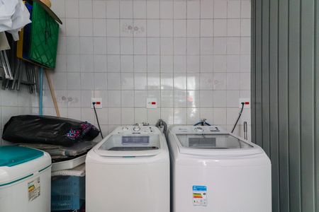 Casa à venda com 280m², 3 quartos e 6 vagasLavanderia