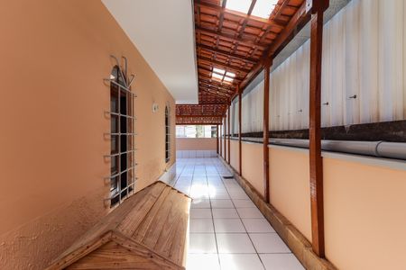Casa à venda com 280m², 3 quartos e 6 vagasVaranda