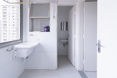 Apartamento para alugar com 183m², 3 quartos e 1 vaga Apartamento para alugar com 183m², 3 quartos e 1 vagaÁrea de Serviço